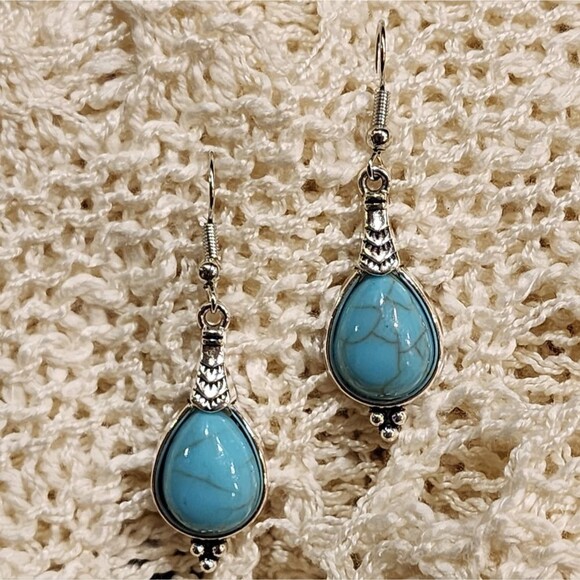 NEW Silver Toned Faux Turquoise Teardrop Earrings - Picture 1 of 3